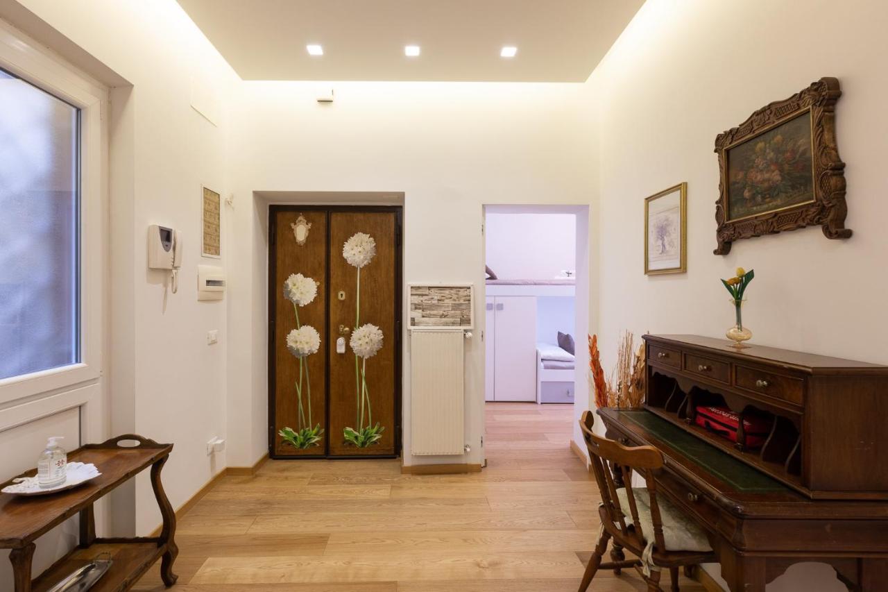 Trevi Rome Central House Bagian luar foto